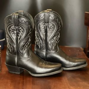 Black Ariat Cowboy boots